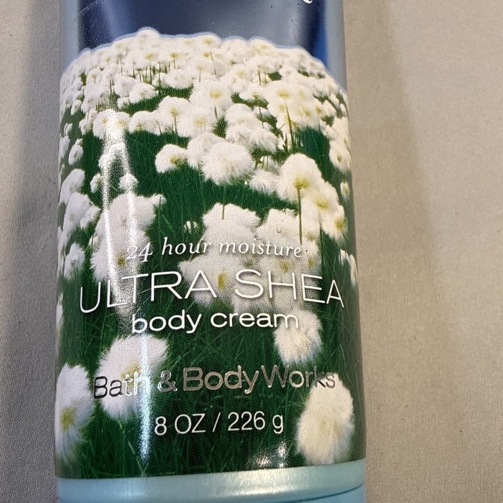 Bath & Body Works Cotton Blossom Ultra Shea Body Cream - 8oz - Picture 2 of 4